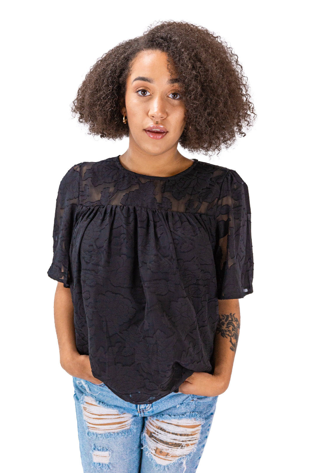 Fabonics Elegant Noir Black Top with Floral Pattern and Short Sleeves, Ideal for Versatile and Stylish Summer Wear